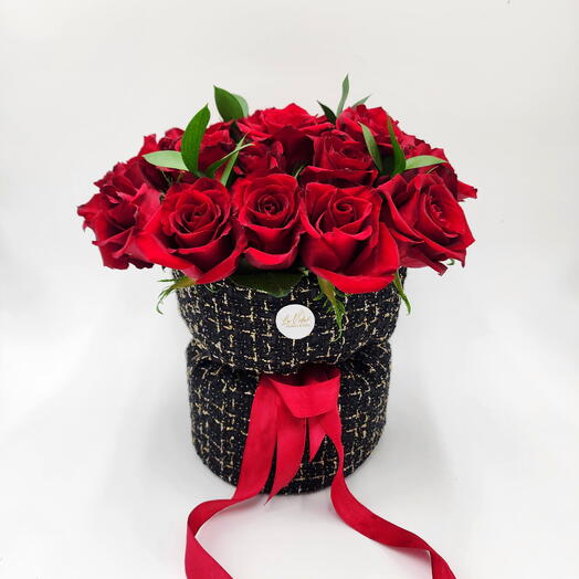 Зимняя любовь Букет из красных роз - 20 роз