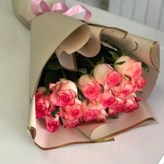 Букет из 15 розовых роз