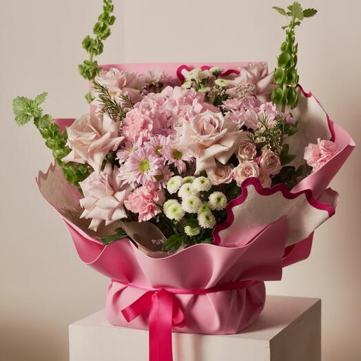Delulu - букет из розовых роз и хризантем