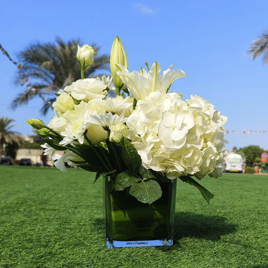 Прекрасная белая композиция