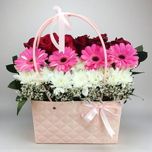 Сияющий букет в сумке-тоут