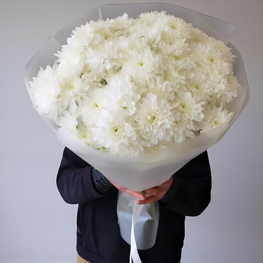 Букет снежно-белых хризантем