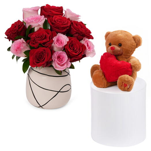Розовая элегантность — коробка с ассорти роз и плюшевым мишкой