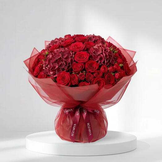 Имперское рубиновое облако: Грандиозная красная гортензия   Симфония роз