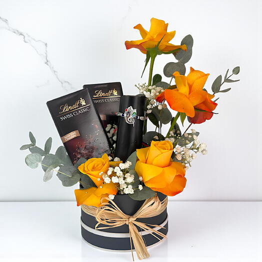 Sunset Glow Gift Box – Elegant Roses   Lindt Chocolates for Heartfelt Celebrations