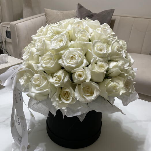 White Roses in Black Box