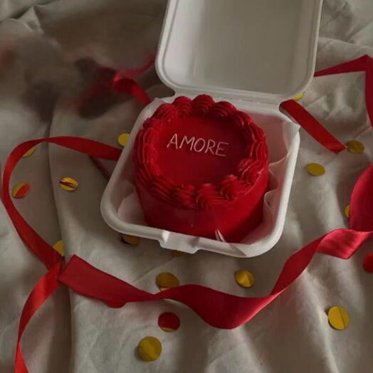 Роскошный Amore (Любовь) бенто-торт