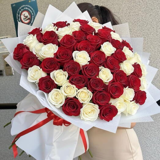 White and Red roses Bouquet 101