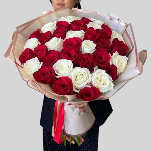 49 Bouquet de luxe rouge et blanc pour anniversaire ou fête d'anniversaire
