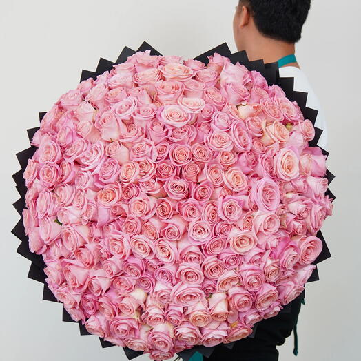 Букет розовых роз Veil Bloom