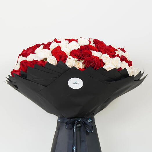 Букет Flora из красных и белых роз