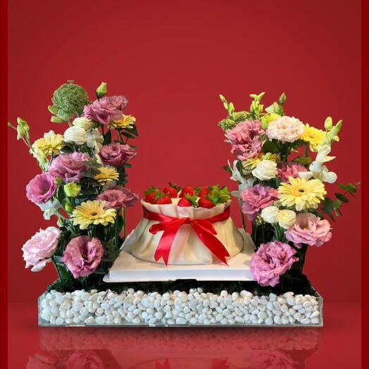 Цветочная композиция «Пельменный торт»