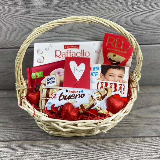 Gift Basket Red Heart