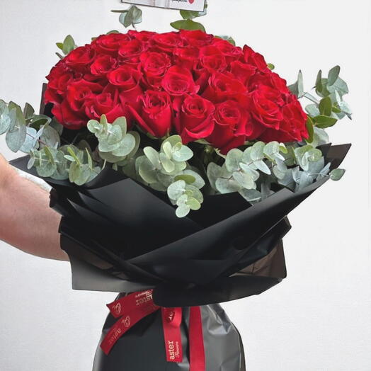 Lovely Red Roses Bouquet