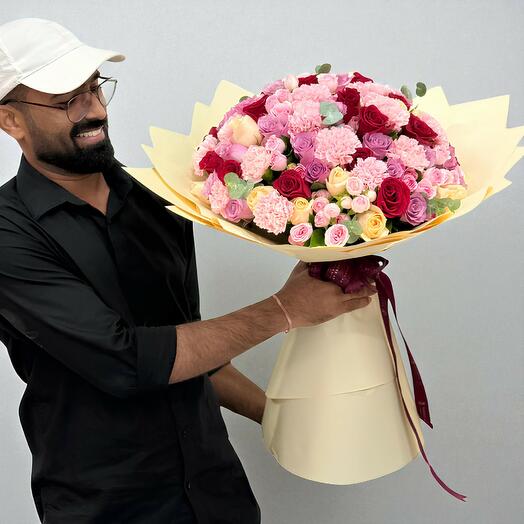Zahrat Al Quloob – Premium Rose   Carnation Bouquet