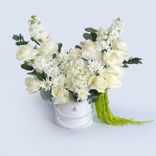 Pure White Elegance Flower Box01