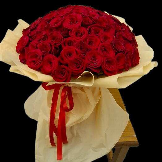 Yellow elagance red roses