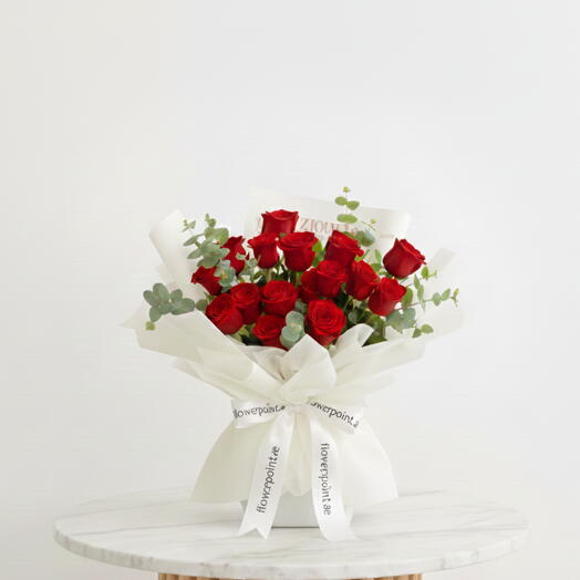 15 red roses Everlasting Love