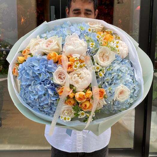 Pastel Harmony – Mixed Floral Bouquet (Size M)