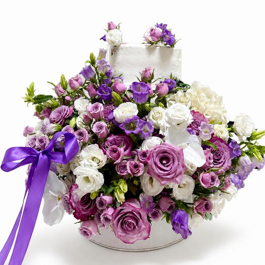 Luxury flower and cake birthday