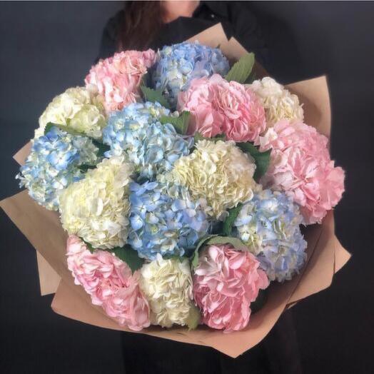 15 Mixed  Hydrangea  Bouquet-684