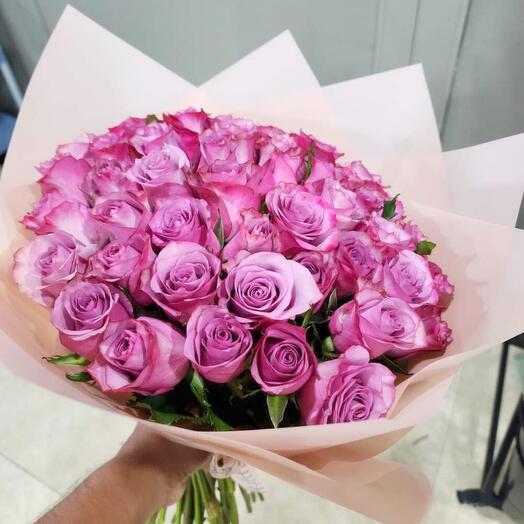 Букет фиолетовых роз