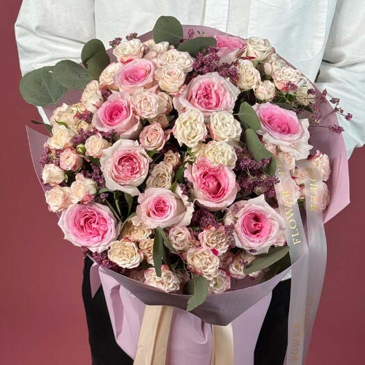 Mixed Blooms: Small Size Bouquet of Pink Roses and Limonium