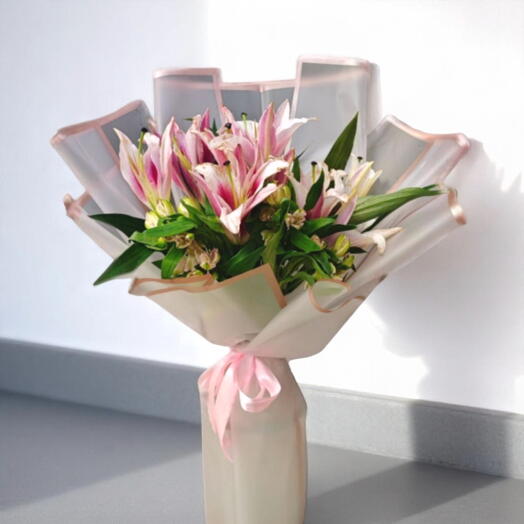 Букет розовых лилий