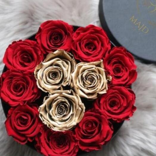 Маленькая фирменная коробка Majd