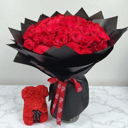 Букет из 50 премиальных красных роз и красный мишка из поролона (25 см)