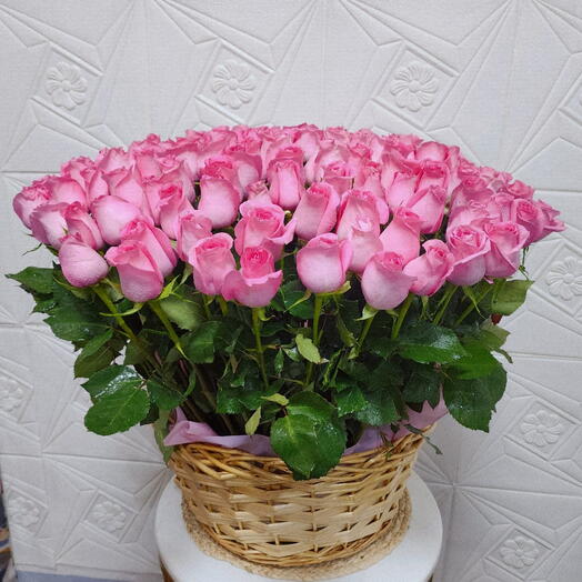 Корзина из 151 роз розового цвета