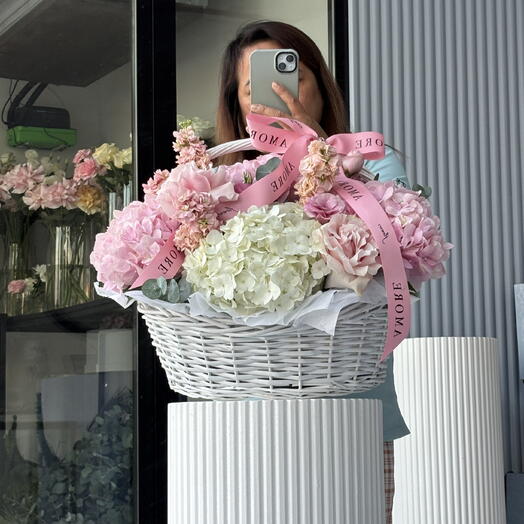 Pink Present Basket
