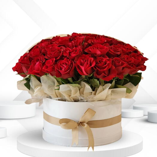 День святого Валентина: Больше любви! _ Роскошная коробка с 51 красной розой для нее или на годовщину.