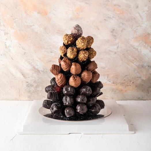 Подарочная башня из деликатесных фиников