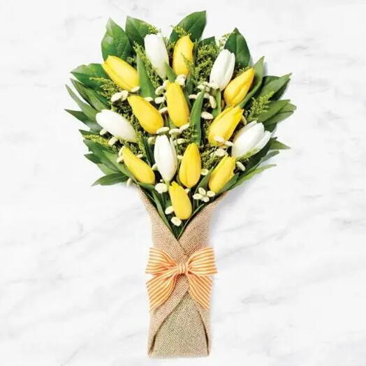Букет жёлтых тюльпанов