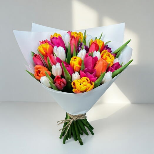 Радужное наслаждение - 45 разноцветных тюльпанов