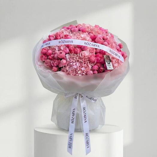 Розовое Бархатное Облако: Гортензия   Спрей Роза Люкс