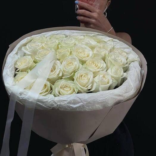 Bouquet of white roses 33pcs