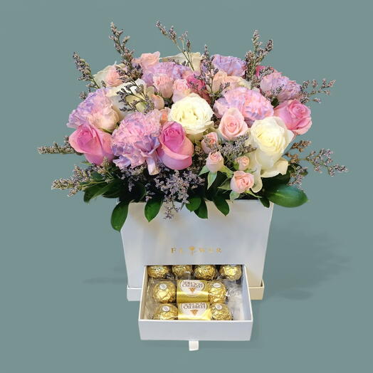 Цветочная коробка «Сладкий сюрприз»