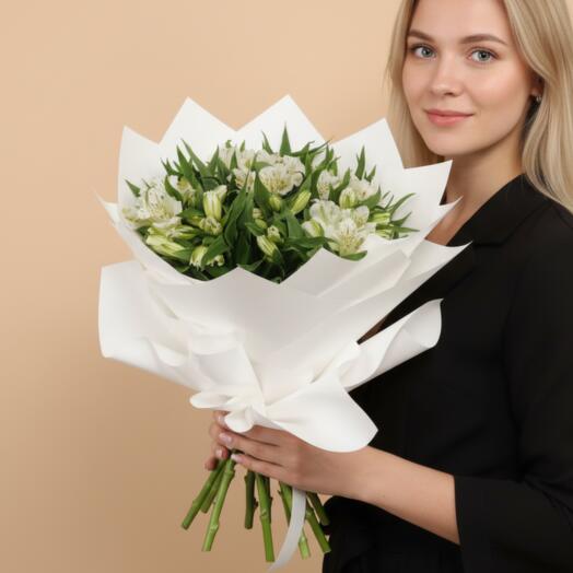Букет белых альстромерий