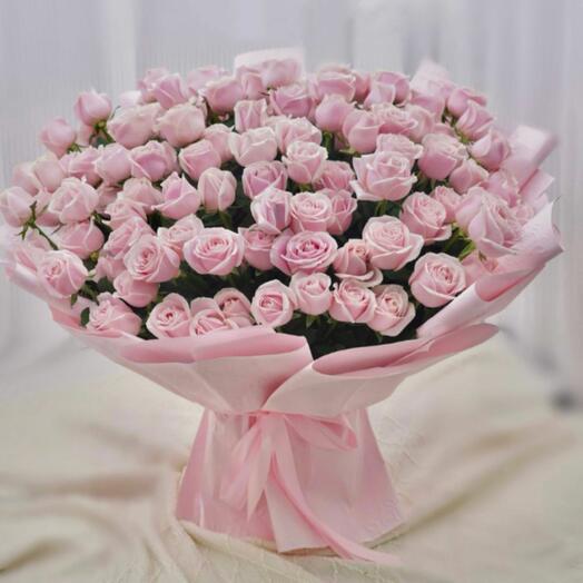 100 Pink Premium Pink Roses Bouquet