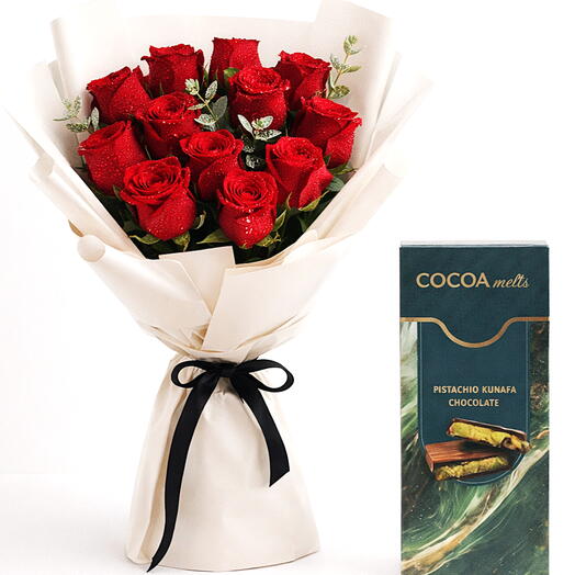 11 rosas rojas de San Valentín Dubái kunafa de chocolate