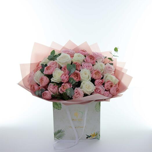 Пудрово-розовые лепестки