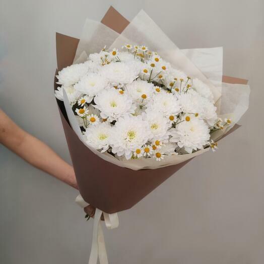 Bouquet de chrysanthèmes blancs et de marguerites - 3912