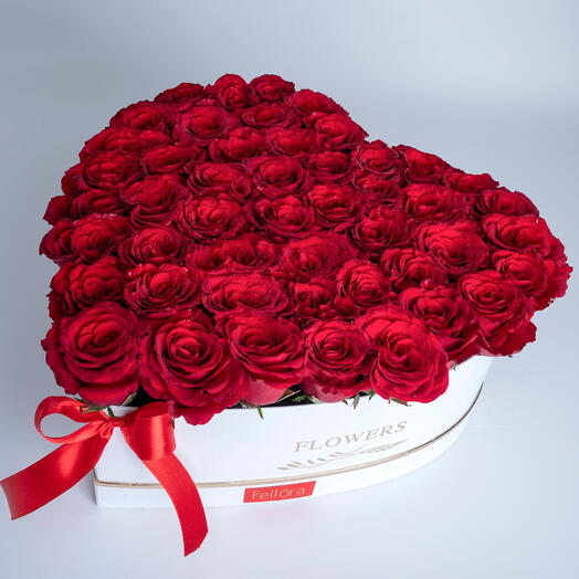 Red Roses In Heart Box-1404