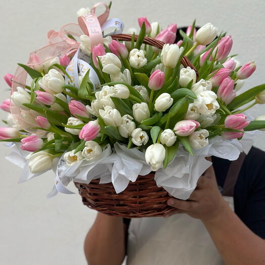 151tulips in basket