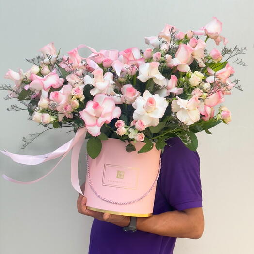 21 Pink Roses Box – Soft Spray Elegance