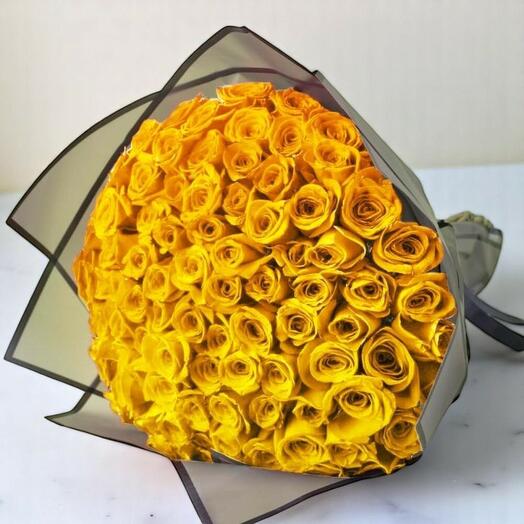 Yellow Moon – Luxurious 70 Yellow Roses in Black Wrapping