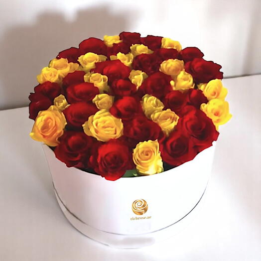 Thimphu - Red and Orange Roses Box