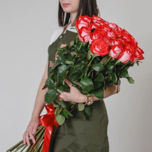 31 Red and White Roses